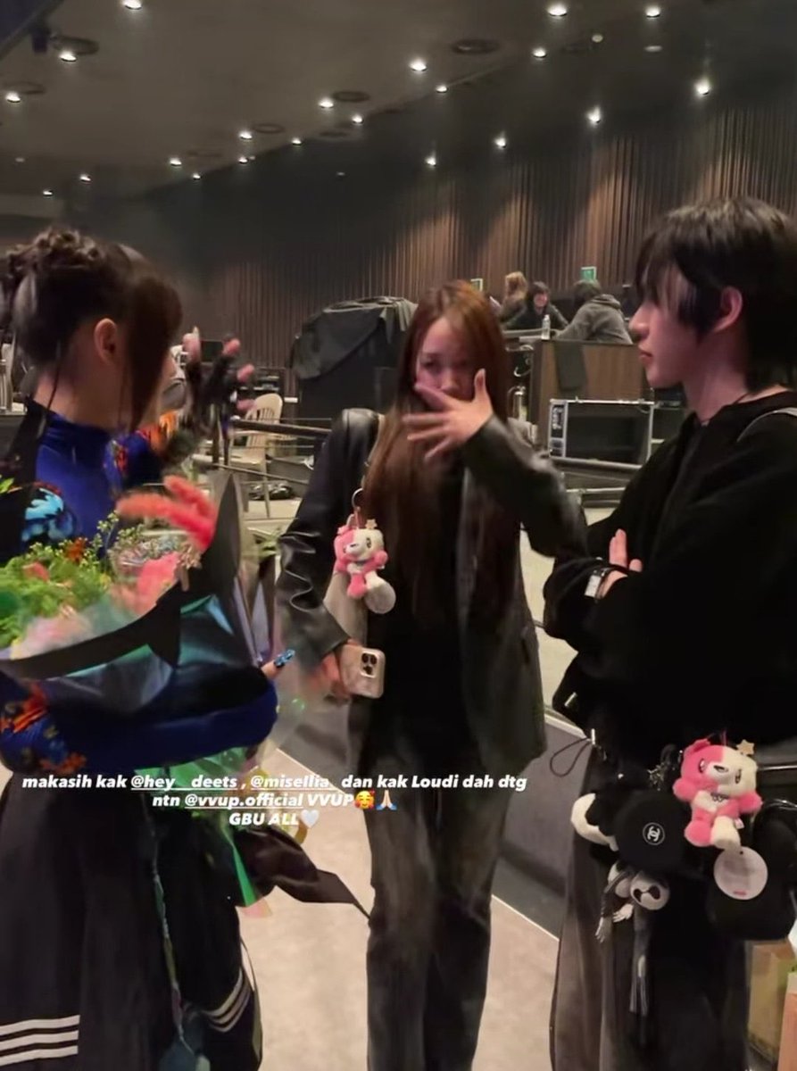 vvup_updates's tweet image. DITA (former Secret Number) and LOUDI (former 14U) came to support KIM at the ‘House Party’ Showcase tonight!

— Fyi they’re both Indonesian k-pop idol🇮🇩