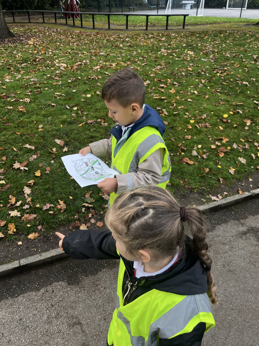 What a brilliant experience for our reception children to explore our local area 🧭🗺️📍@cclarke_SLT @Summit_LT @CEOSummitLT