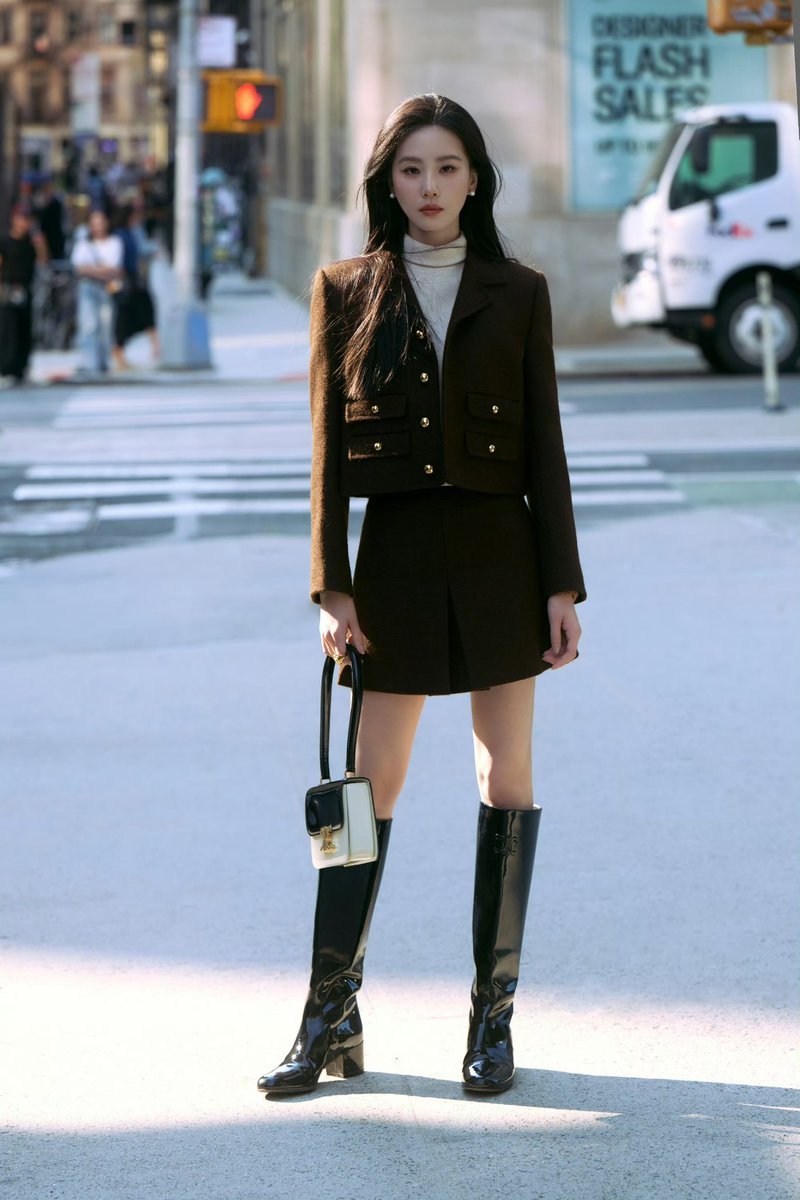 류시시 셀린느 사진 중에 이게 너무 넘사임 너무 압도적이야…