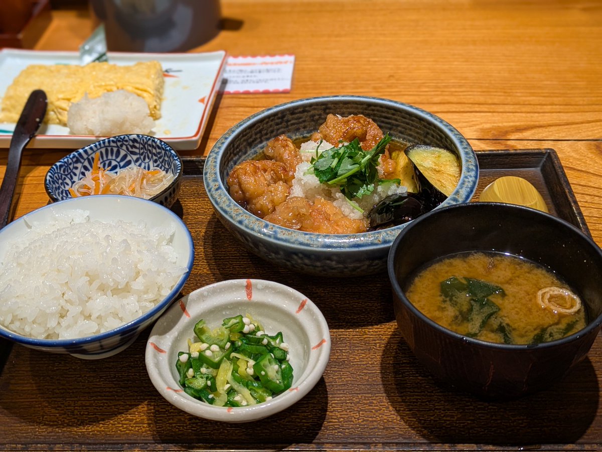 tomorocoshicorn's tweet image. 恵比寿の「土鍋炊ごはん　なかよし　本店」さんへ行ってきました！
美味しい和食こんなに食べられるの幸せ✨️
#孤独のヤブグルメ