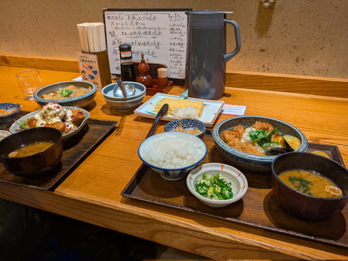 tomorocoshicorn's tweet image. 恵比寿の「土鍋炊ごはん　なかよし　本店」さんへ行ってきました！
美味しい和食こんなに食べられるの幸せ✨️
#孤独のヤブグルメ