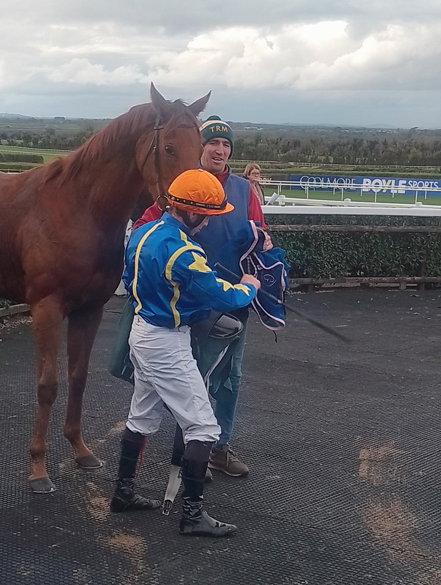 JoeSeward1's tweet photo. Old rivals fought out a thrilling head bobber  @NavanRacecourse 
Glory To Be won for  Michael Grassick  under a great ride from
@waynemlordan
collared the  leader Lunigiana to win by a short head
#Navan https://t.co/BL58cL3HkM