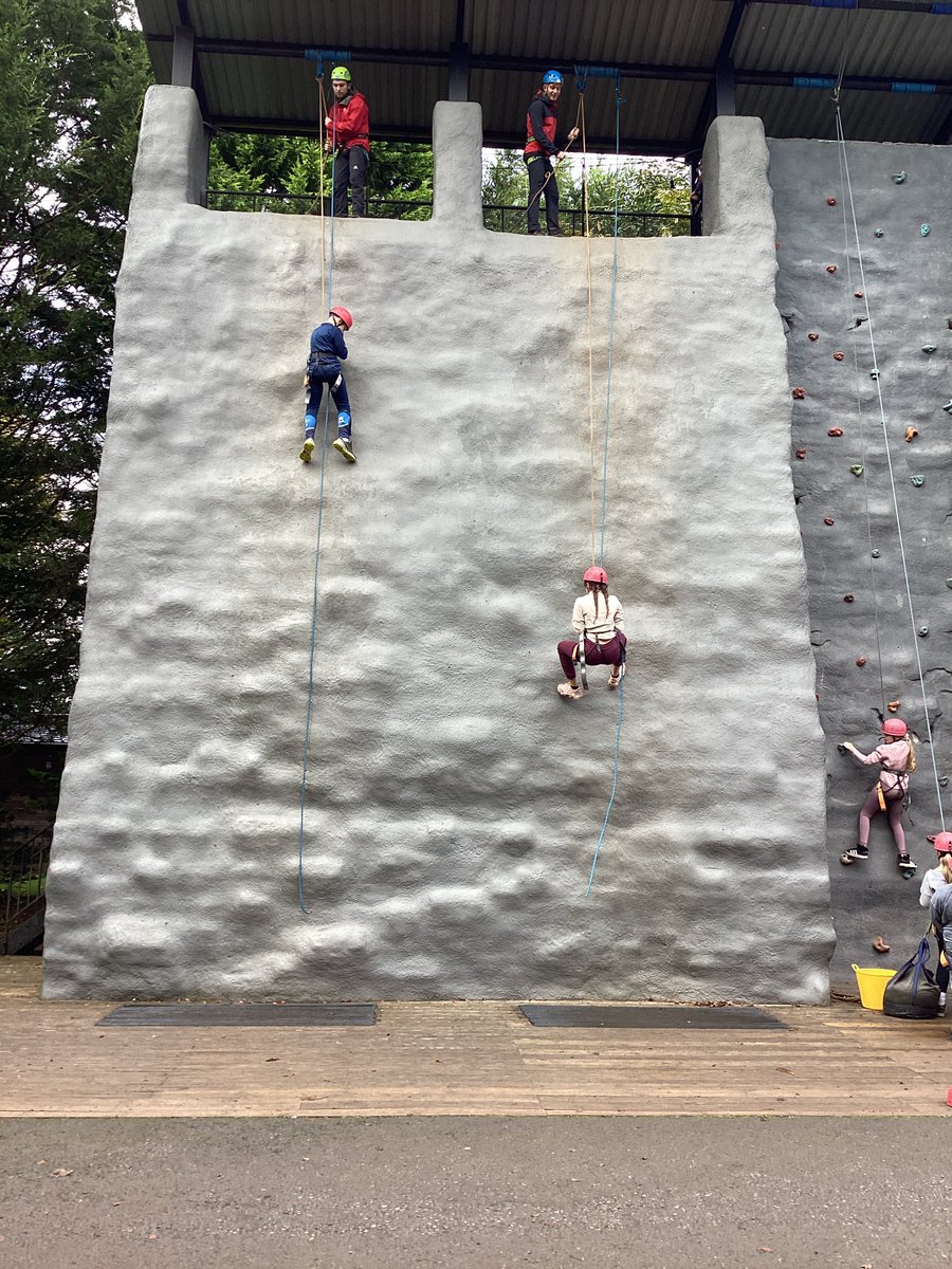 HorwichParishCE's tweet image. Group 12 and 13 enjoying abseiling- our last activity! #Lockerbie #hpy6