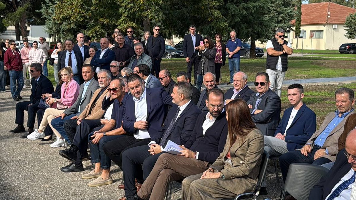 Ο Ν. Φαρμάκης στα εγκαίνια της Φοιτητικής Εστίας στο Μεσολόγγι.
Τα έργα για την εκπαίδευση στην Π.Ε. Αιτωλοακαρνανίας.
🔗 buff.ly/JRNAqJu 

#periferiadytikiselladas #WestrenGreece #εκπαίδευση