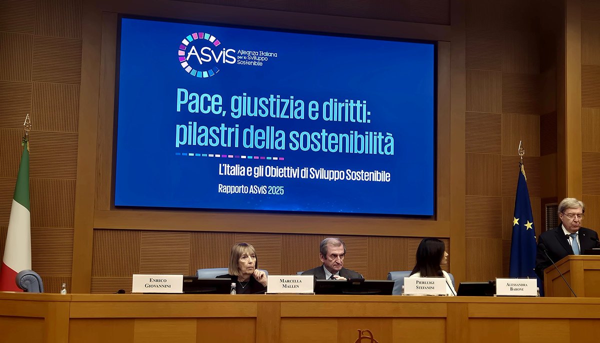 filipposalone's tweet photo. Anche ques'anno la presentazione del #RapportoASviS ha rappresentato una straordinaria occasione per unire tutte le forze, istituzionali e sociali, sulla rotta dello sviluppo sostenibile. 
Un grande lavoro di squadra che  tiene insieme analisi rigorosa e proposte trasformative. https://t.co/xnMVa6TDMe