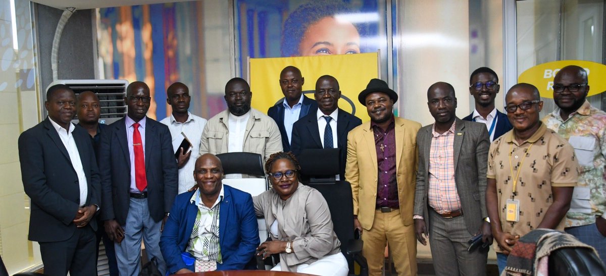 MTNCotedIvoire's tweet image. MTN CI a rencontré des représentants d’associations de consommateurs pour leur présenter son #MoMoApp innovant, sa #MasterCard et son #QRcode intégrés. Les échanges ont permis d’écouter leurs préoccupations & renforcer la collaboration pour améliorer l’#ExpérienceClient.