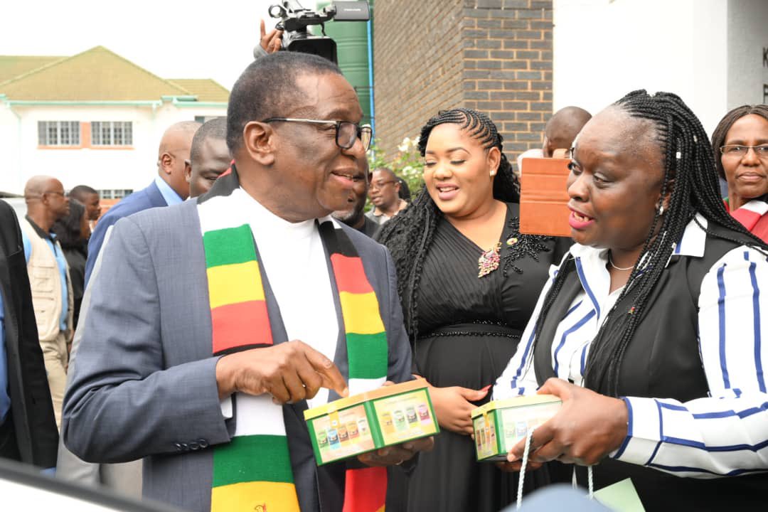 H.E. President <a href="/edmnangagwa/">President of Zimbabwe</a> pays a visit to the Kenyan embassy to offer his condolences following  the death of former Prime Minister of Kenya Raila Amolo Odinga. 

Zimbabwe and Kenya enjoy cordial relations, strengthened by their shared history as British colonies and membership