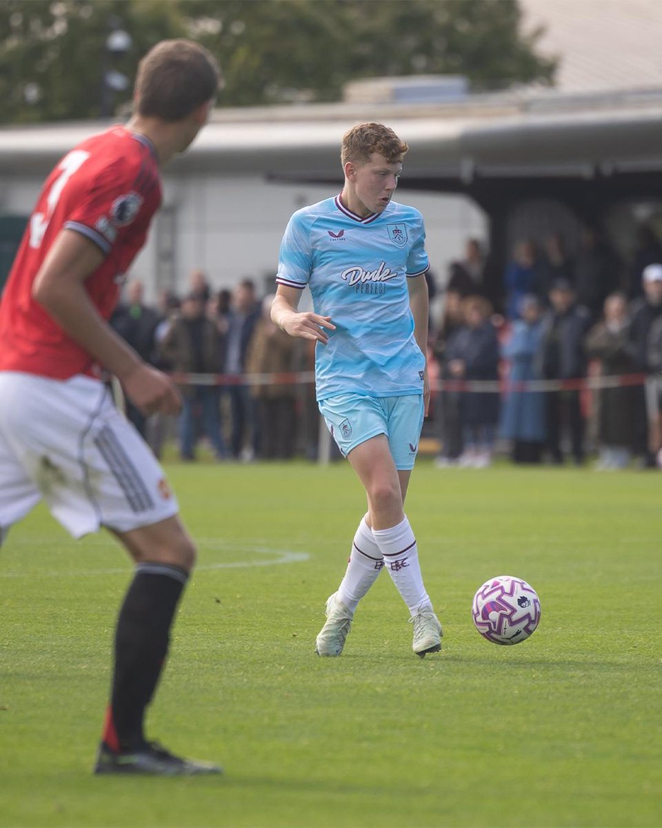ClaretsAcademy's tweet photo. Good luck to our first-year scholars as they head to Carrington this evening to face Manchester United in the U17 Premier League Cup 🏆 https://t.co/wivsYA2TcU