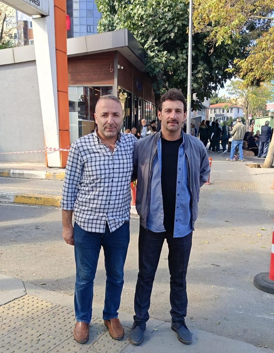 Sultangazi İtfaiye Grubundan Mustafa AYDIN'ı annesinin ameliyatı öncesi; Bakırköy Mazhar Osman hastanesinde ziyaret ettik. Kendilerine geçmiş olsun dileklerimizi iletir, yüce Allah'tan acil şifalar dileriz. 
#İMED YÖNETİM KURULU