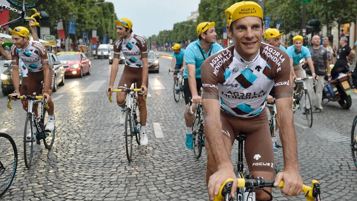 Miroir2Cyclisme's tweet photo. Jean-Christophe Péraud, 2ème du Tour de France 2014, dirige désormais la cellule optimisation et recherche des équipes de France de cyclisme sur piste. On lui souhaite de réussir !
#JeanChristophePeraud @FFCyclisme #TDF2014
https://t.co/s0wCgk0Dda https://t.co/iTd9VAUrpX