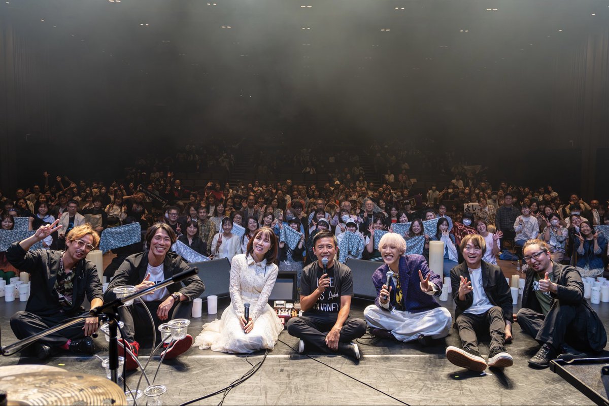 akalitolive's tweet photo. 【アカリトライブ2025ありがとうございました！】

ご来場いただいたお客さま、ゲストのAile The Shotaさん、半﨑美子さん、本当にありがとうございました！！

皆さまからいただいた【がんばれに変わる言葉】が書かれたキャンドルホルダー、必ず能登で灯します。

https://t.co/fgBGbG7Scw https://t.co/NLVKQz7wOU