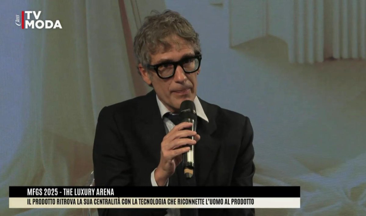 MilanoFinanza's tweet photo. Damiano Donati (Senior Partner Inema Fit Strategy Olos): «Olos è una tecnologia relazionale che permette un collegamento robusto e dinamico tra brand, prodotto e consumatore, assicurando questa catena sul percorso di vita del prodotto». #MFGS #Fashion #MadeInItaly #Luxury https://t.co/anm5MsRzd6