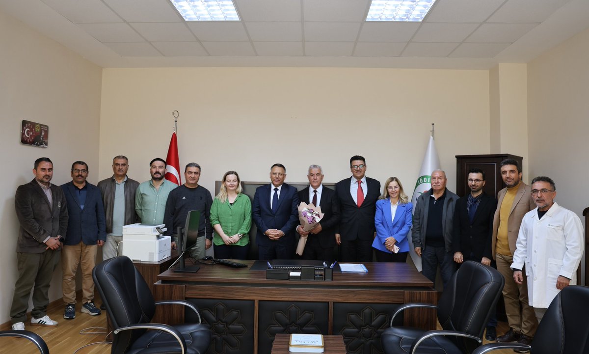 Iğdır Üniversitesi (@igdir_uni) on Twitter photo Üniversitemiz Ziraat Fakültesine dekan olarak atanan Prof. Dr. İsa Özaydın görevine başladı.
Detaylar için: igdir.edu.tr/blog/haberler-…
<a href="/EkremGurel/">Prof. Dr. Ekrem Gürel</a> Üniversitemiz Ziraat Fakültesine dekan olarak atanan Prof. Dr. İsa Özaydın görevine başladı.
Detaylar için: igdir.edu.tr/blog/haberler-…
<a href="/EkremGurel/">Prof. Dr. Ekrem Gürel</a>