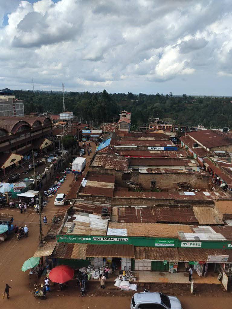 Hii 'town' huwa haigrow at all.Wazee walikataa kuuza ama kujenga upya those tubuildings.