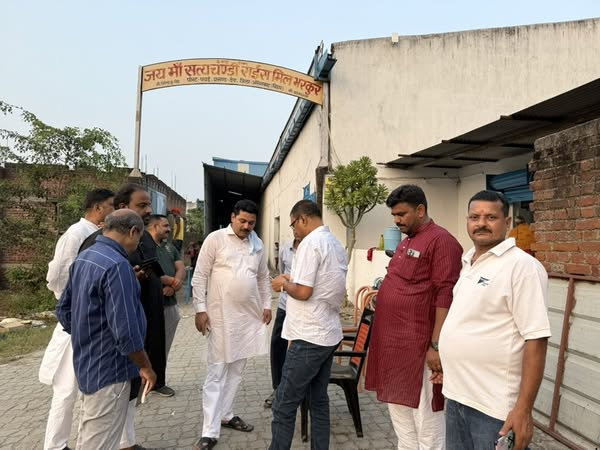 AUTHOR_AKHILESH's tweet image. औरंगाबाद विधानसभा क्षेत्र के पवई पंचायत अंतर्गत भरकुर गांव में जनसंपर्क कर एनडीए समर्थित भाजपा उम्मीदवार बड़े भाई श्री त्रिविक्रम नारायण सिंह जी के पक्ष में समर्थन एवं मतदान करने का आग्रह किया।
आइए, 11 नवंबर को कमल का बटन दबाएं,

#VoteForKamal #NDA #Aurangabad 
@BJP4India