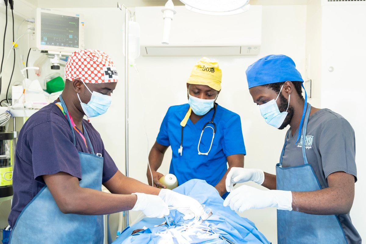 Mercy surgeons tweet media