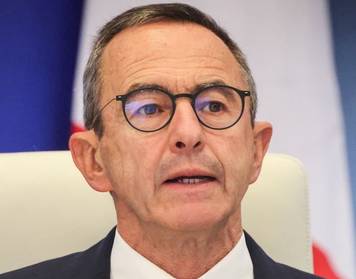 🔴💸 ALERTE : Bruno Retailleau lâche une bombe sur l’explosion des visas.

"La France distribue 26% des visas d’Europe soit 900.000 de plus que l’Allemagne. C’est totalement déraisonnable." (Le Figaro)

C’est de la folie. La France est un hub d’immigration : Passoireland !