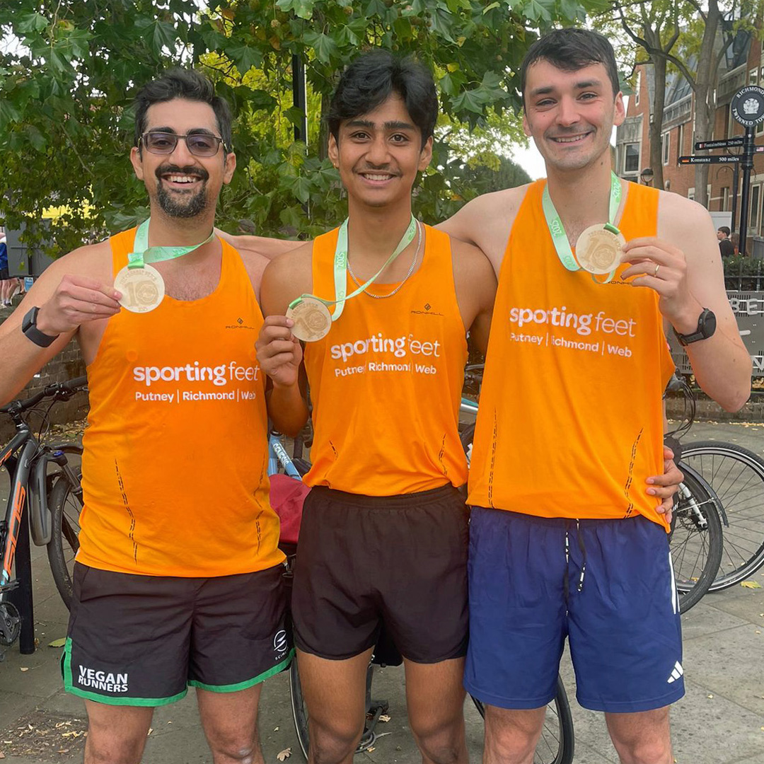 Here's Jimmy (Putney manager) (r), Alai (Richmond asst manager) (l) &amp; Nishant (both shops) (c) after Sunday's iconic <a href="/StragglersRC/">The Stragglers</a> Cabbage Patch 10. Well done, team SF &amp; congrats to all who ran. Did you know since it began in 1982 the CB10’s raised over £200K for local charities?