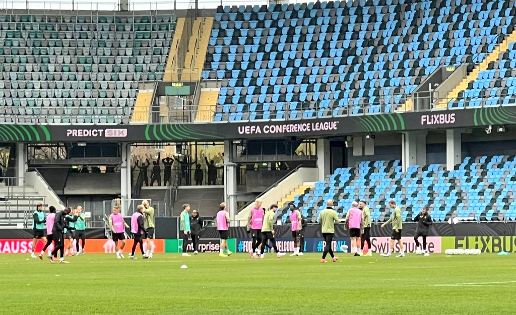 El BK HĀCKEN ya prepara el choque de mañana. 
Jens Gustafsson nos ha preguntado si en el centro serán <a href="/OscarValentin94/">Óscar Valentín</a> y <a href="/unai10lopez/">Unai Lopez</a> la pareja de mediocentros.
Da por hecho que <a href="/oscar8trejo/">Oscar Trejo</a> será de la partida y le preocupa el internacional <a href="/Jorge_deFrutosS/">Jorge De Frutos</a> 
Nosotros 🤐🤐🤐🤐🤐