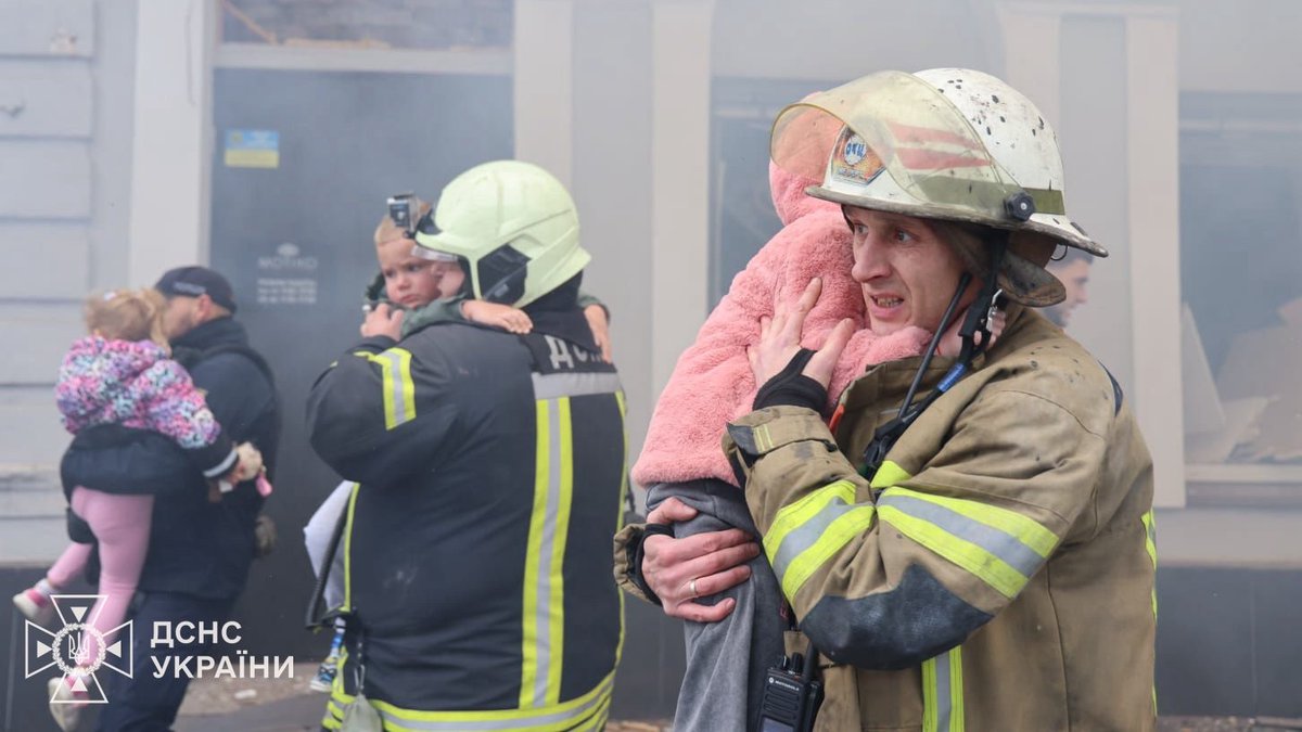 iNtRoVeRt_Ed's tweet image. Every day I hate 🇷🇺 more than yesterday, but less than tomorrow. 

#Kharkiv