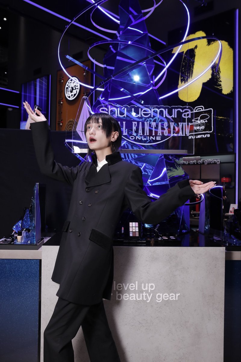 ten_441's tweet photo. シュウ ウエムラ× FINAL FANTASY XIV
激アツコラボ！！お邪魔してきました！

光の加護を瞳に宿して事件屋のマンボ踊ってきたよ！

#PR #シュウウエムラ #shuuemuramakeup #shuuemuraxFF14

FINAL FANTASY XIV© SQUARE ENIX https://t.co/t95jM9n2gk