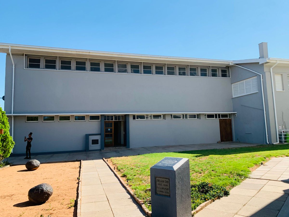 SANRAL_za's tweet image. Learn how the R27 road project in Kenhardt &amp;amp; Brandvlei is driving local economic growth and empowering communities:

Enjoy free SANRAL Wi-Fi and follow SANRAL pages for updates!

#SANRAL #NorthernCape #SMMEDevelopment