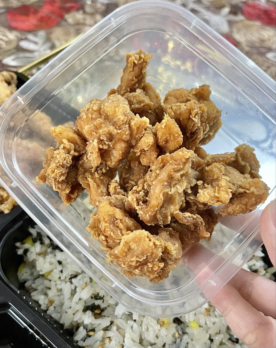 katarina🦋 (@hellowkarin) on Twitter photo tadinya bingung mau makan malam apa, dah lah pesen yang praktis dan simpel aja: bishi bento💫
aku pesen crispy delight bento set 1 dan chicken karage ala carte. 
selamat makan, love you all😍 tadinya bingung mau makan malam apa, dah lah pesen yang praktis dan simpel aja: bishi bento💫
aku pesen crispy delight bento set 1 dan chicken karage ala carte. 
selamat makan, love you all😍