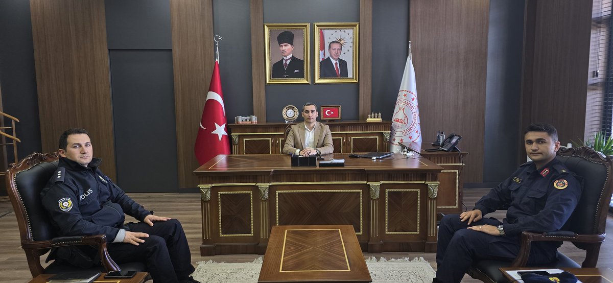 📍 Haftalık Asayiş Toplantısı

Kaymakamımız Sayın Hasan İnanç GÖKÇAYIR başkanlığında gerçekleştirilen haftalık asayiş toplantısına, İlçe Jandarma Komutanı Teğmen Onur OLUÇ ve İlçe Emniyet Amiri Batuhan SÜREN katıldı.