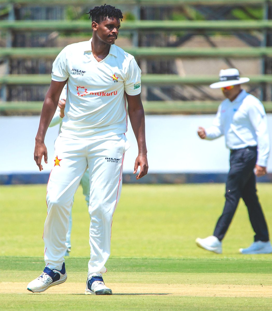 A maiden fifer in Tests for Richard Ngarava at Harare Sports Club. 🖐🏾🔥

📝 t.ly/HTNLK

#ZIMvAFG #ExperienceZimbabwe