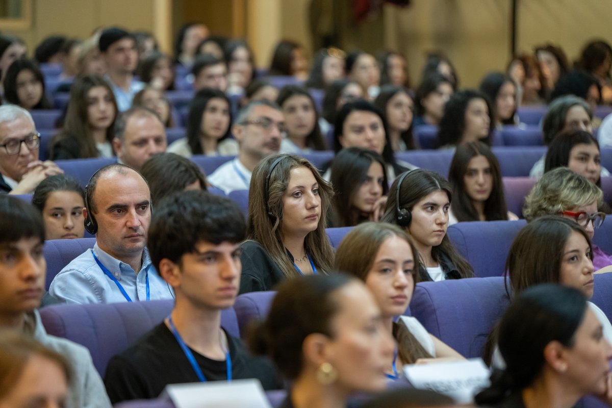 American U Armenia tweet media