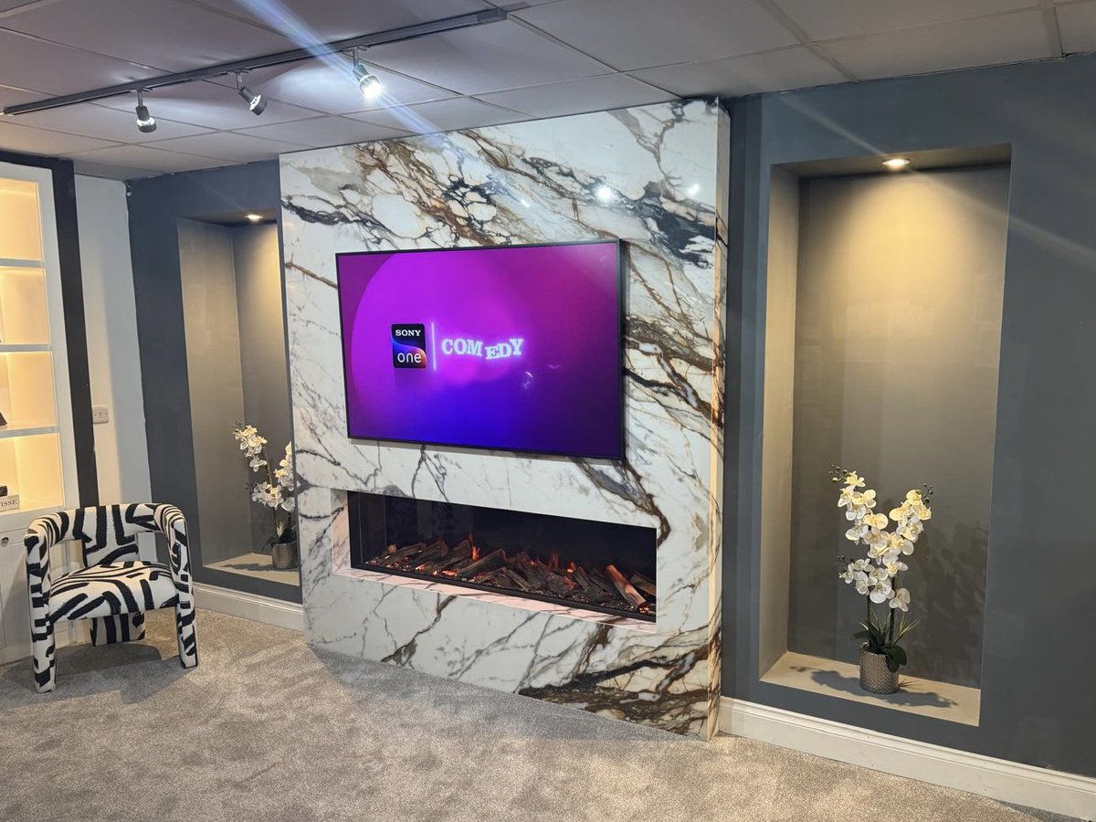 Evonicfires's tweet image. 🔥 Stunning installs from @athenafireplac1 🔥

✨ White Marble Wall – E-lectra 1800 Black Edition, bringing elegance and modern flair.
🌿 Wooden Wall – E-lectra 1500 Black Edition, perfectly blending warmth and style.
🏡 Cabinetry – Volante 1250 for a sleek, seamless finish.