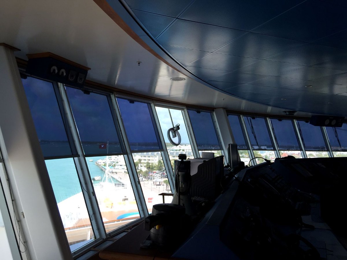 Solarglide's tweet image. Solar Screen Showcase - scroll to see &amp;gt;&amp;gt;&amp;gt;

Protecting navigational crew from the dangers of GLARE and HEAT ☀️☀️☀️☀️☀️🥵🥵🥵🥵🥵

#solarglide #solarscreens #shipblinds #glarereduction #heatreduction #maritime #shipping
