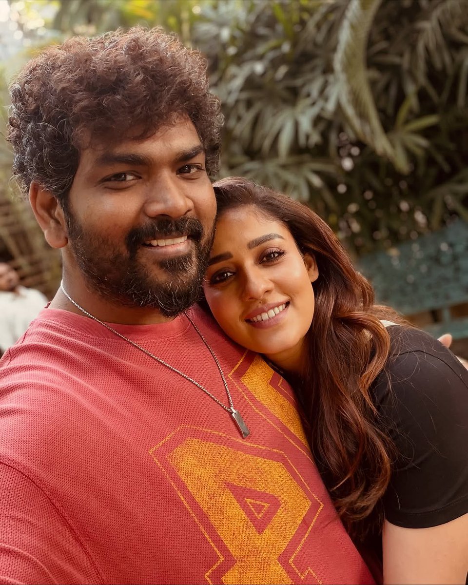 NayantharaLive's tweet photo. A warm hug from the wife.. that kiss - reassuring the deep love existing for over a decade… - #WikkyNayan ❤️

#10YearsOfNRD #NRD
#10YearsOfNaanumRowdyDhaan 
#NaanumRowdyDhaan
#LadySuperstar #Nayanthara https://t.co/NVR8HZU5BM