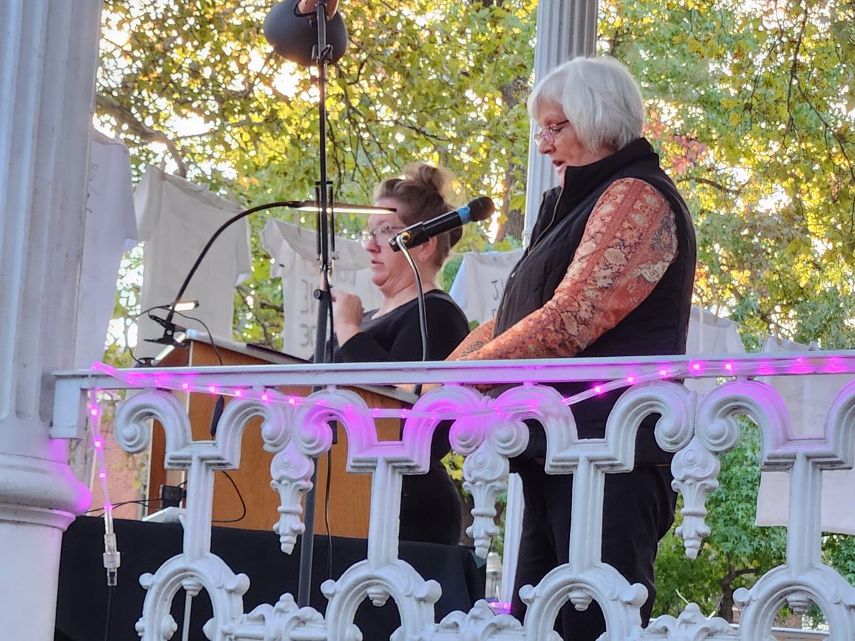 Last night, #OHIOLancaster faculty, students, and community members walked together to the downtown Lancaster bandstand for the Take Back the Night rally and candlelight vigil.

This year’s event was organized by A4HR (Allies for Human Rights).

#ForeverOHIO