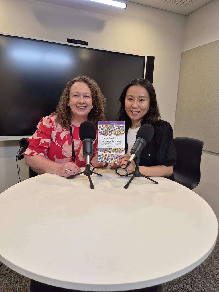 YeongCrystal's tweet photo. 🎙️Check out my Podcast episode for pedagogical insights from my new book 'Social Media and Language Learning'. Thank you Dr Jodie Torrington and MQ Teachers' Learning Hub for the wonderful conversation. 🎧 Listen now: https://t.co/BfVTj729Oc or https://t.co/p4oQHrh31c https://t.co/FPhbOavZHC