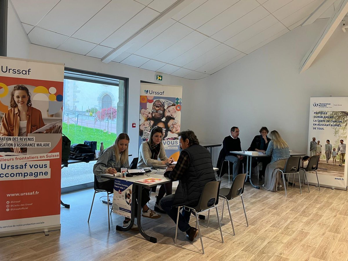 Carsat_RA's tweet photo. Retour sur le Forum des Transfrontaliers à Cernex 🇨🇭
 
Un événement unique proposé par la @Carsat_RA, pour permettre aux frontaliers de rencontrer, en un seul lieu, l’ensemble des opérateurs de leur protection sociale. 🤝

👏 Merci aux 61 participants et aux partenaires ! https://t.co/Oa8QtWed8v