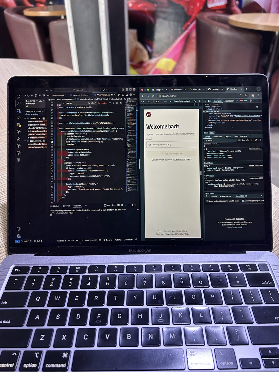itzadetunji1's tweet image. Building something 🚀