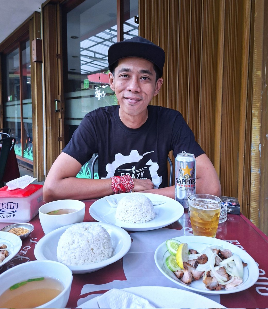 nando_goodboy's tweet image. Finally menemukan tempat nyaman untuk 🐖 time di #Bandung, #WestJava ,#Indonesia.
🐷❤️✌️🍻
@tanggoporkresto
@explorebandung_
___
#CrazyInc #CrazyIncorporated #CrazyIncApparel #volcom #TanggoPorkResto #explorebandung #visitbandung #Pork #nandogoodboy #asianboy