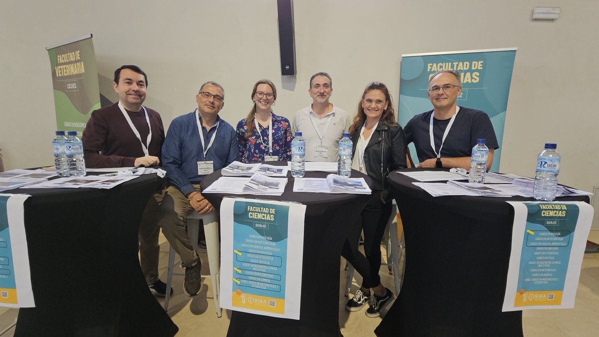 Ciencias_Uex's tweet photo. Seguimos con la difusión de la oferta formativa de la Facultad de Ciencias en la XIV Feria Educativa de la UEx 👏👏 https://t.co/0FV1naI8be