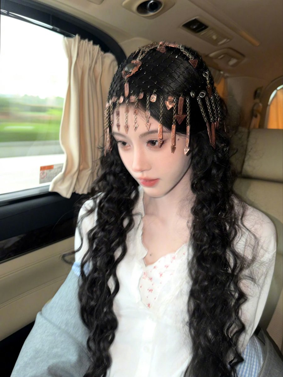 corazon_jy's tweet photo. 251022 쥐징이 웨이보 업데이트 (1/2)
‘👩🏻‍🦱’
#쥐징이 #鞠婧祎 #JuJingyi #จวีจิ้งอี https://t.co/eXvFtdscyf