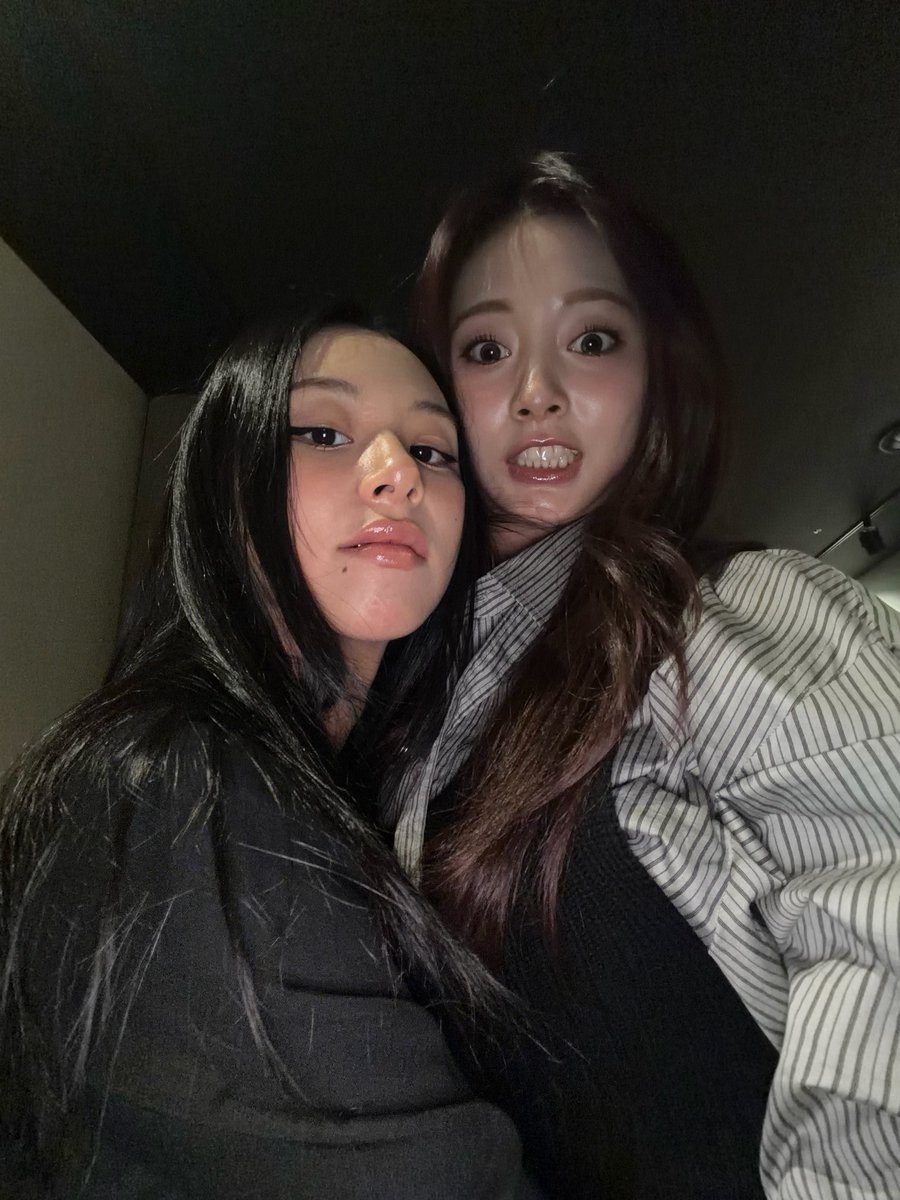 chaeyoung pics tweet media