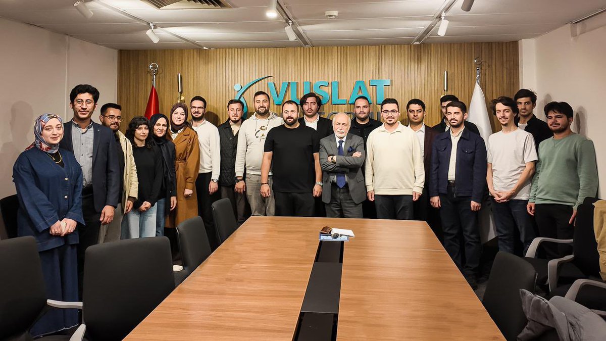 Gençlerle Buluşma

Vuslat Platformu Gençlik Kolları Başkanı Mehmet Akif Ekşi’nin öncülüğünde, farklı meslek gruplarından gençlerin katılımıyla düzenlenen gençlik istişare toplantısı, Vuslat Platformu Genel Merkezi’nde gerçekleştirildi.

Toplantıya Uluslararası Vuslat Derneği