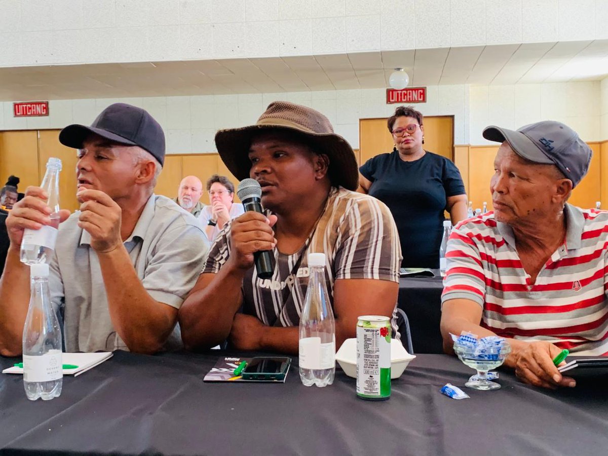 SANRAL_za's tweet image. Are you an SMME in the Northern Cape? Here’s your chance to be part of SANRAL’s R27 road project!

&amp;gt;Attend the tender briefing
&amp;gt;Submit on time
&amp;gt;Locality, price &amp;amp; B-BBEE scores matter
&amp;gt;Top contractors get awarded

Don’t miss out! 

#SANRAL #SMMEDevelopment #NorthernCape