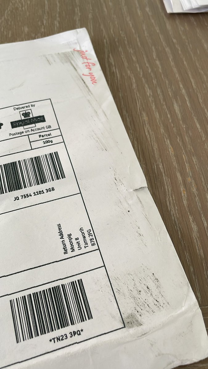 macca75's tweet photo. Good to know our post is in good hands 😠thanks  @RoyalMail 

Only positive, it arrived. https://t.co/0BNagbjvcL
