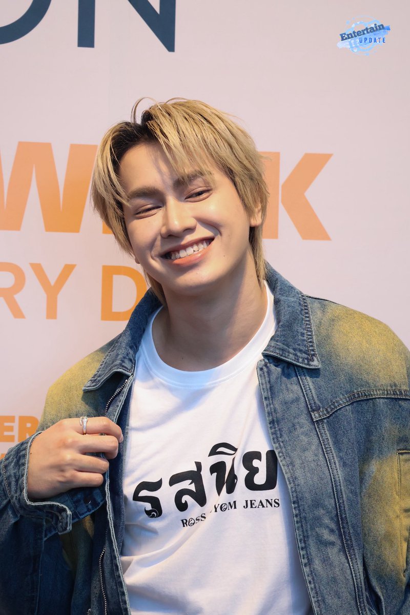 Entup2date's tweet photo. "สมาร์ท-ชิษณุพงศ์" ในงาน “ROBINSON SUPER JEANS WEEK 2025” ในคอนเซ็ปต์สุดเก๋ “Jeans All Day, Every Day”

#smartcsnp
#RobinsonSuperJeansWeek2025
#RobinsonSuperJeansWeek
#RobinsonDepartmentStore
#โรบินสัน #Robinson https://t.co/t0eJL3ecjf