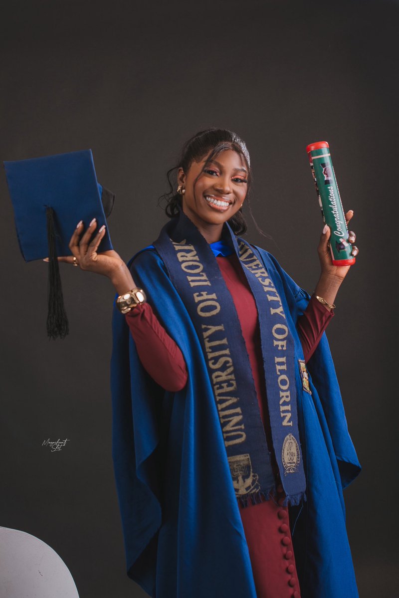 Thebrowneyeball's tweet image. BEST GRADUATING STUDENT OF PUBLIC ADMINISTRATION (2024/2025)
B.sc Public administration (First class) University of Ilorin.