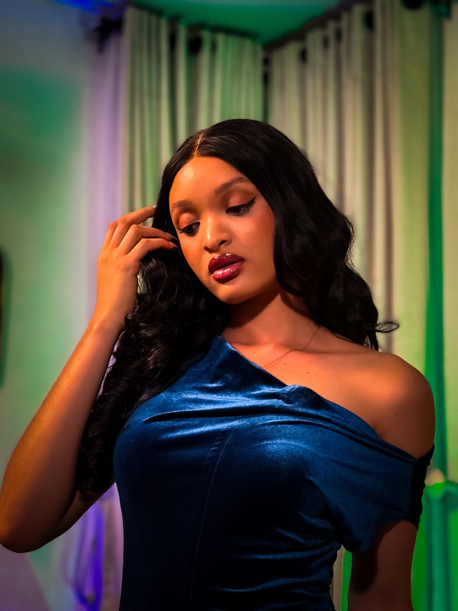 I do mobile photography and I edit the pictures myself 
Come patronize me ope 🥲