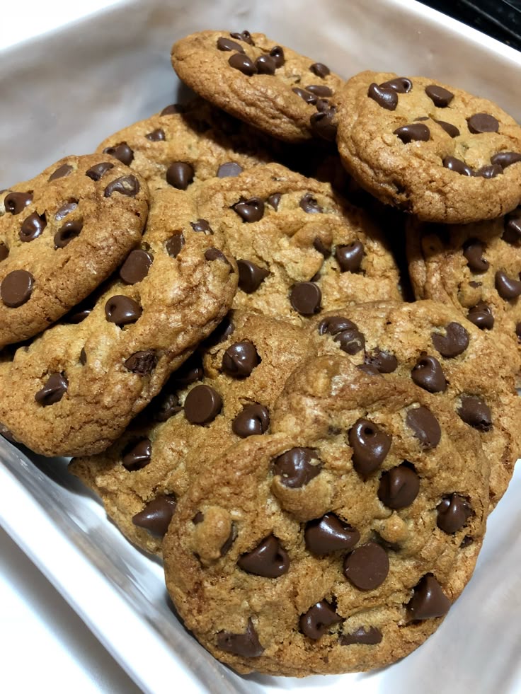 Menghabiskan waktu bersama kedua anakku dan cookies.