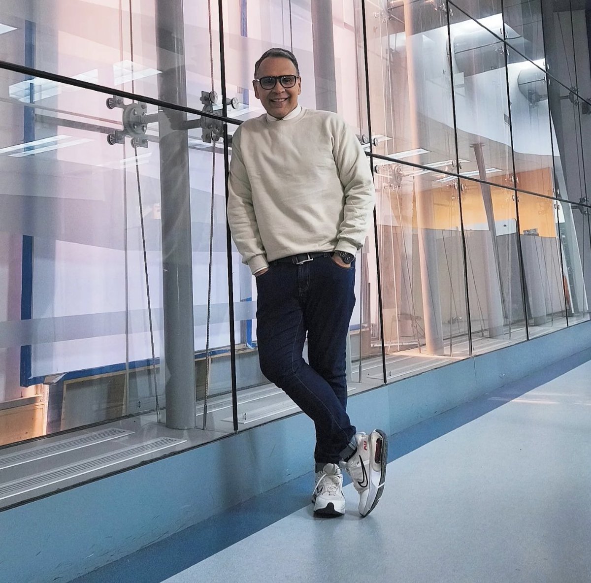 La esperanza es una energía sutil que transforma un "no puedo" en "aún no es el momento"... El tiempo todo lo pone en su lugar... Feliz miércoles, bendiciones.