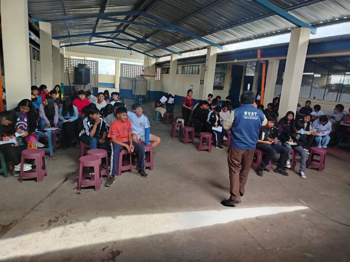 secretariasvet's tweet image. En Totonicapán, desarrollamos una jornada formativa en el Instituto Nacional de Educación Básica de Santa María Chiquimula, zona 2, fortaleciendo en estudiantes la prevención de los delitos de VET 🙌🏼 así mismo se dio a conocer  #ModoDigital la cual los ayuda a navegar seguros